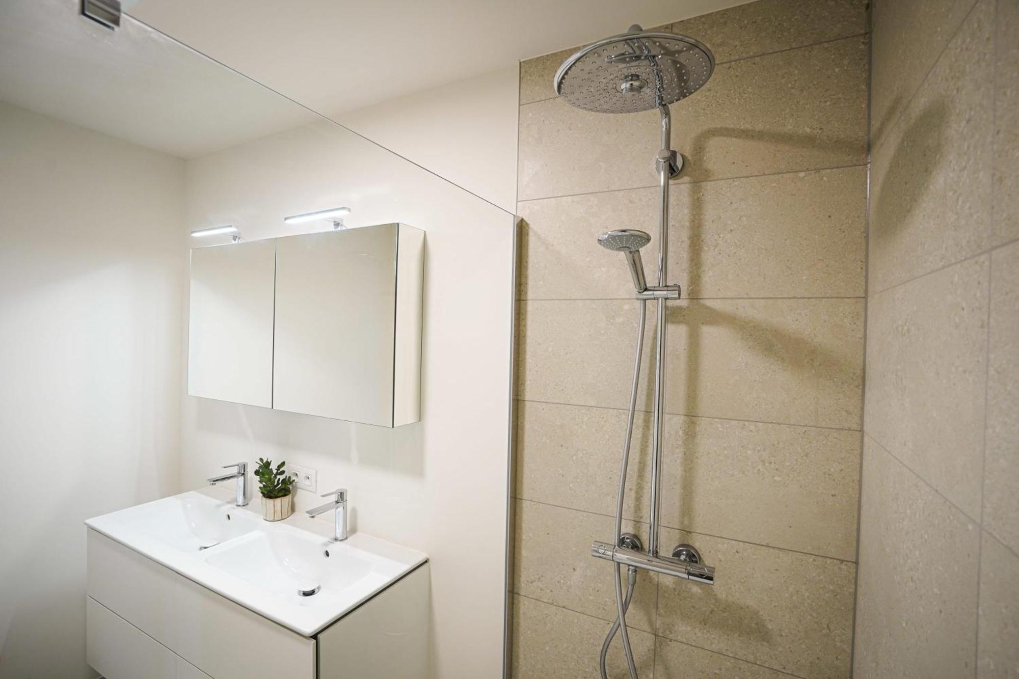 Huswell - Beautiful Apartment With Communal Pool And Gym 奥斯滕德 外观 照片